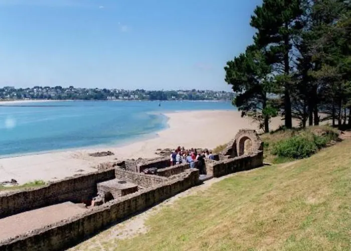 Tente 3 chambres, petit camping familial vue mer